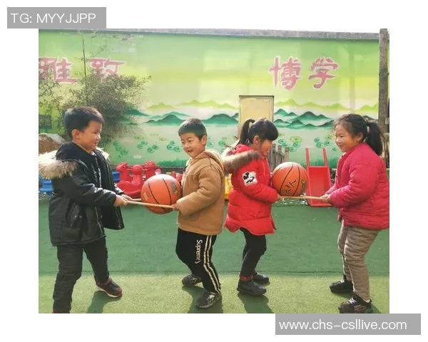 幼儿园足球小游戏推荐让孩子们在快乐中锻炼身体提升团队合作能力